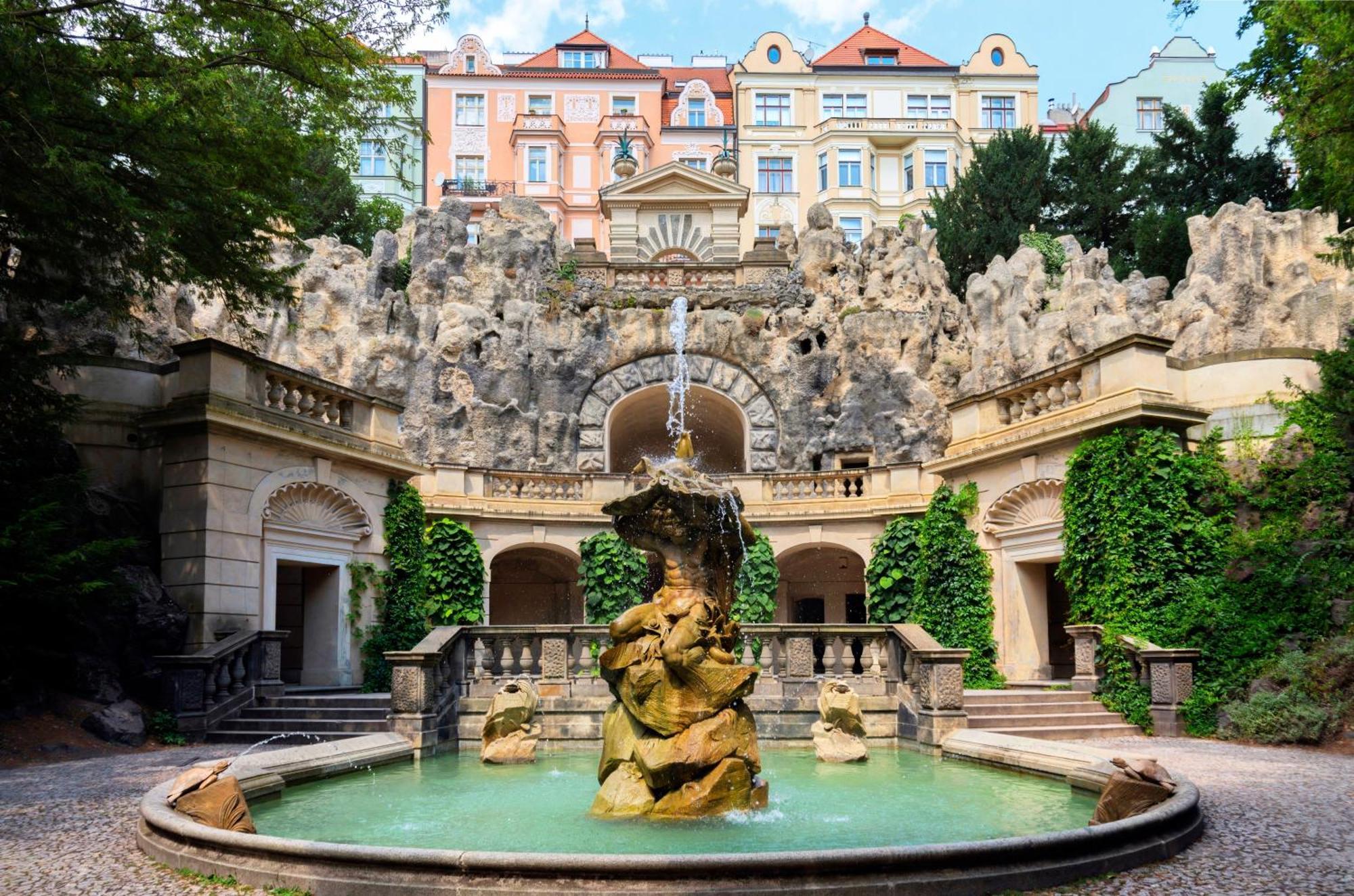 Sibelius Apartments Prague - Art Nouveau Residence 1902 — Photos 1